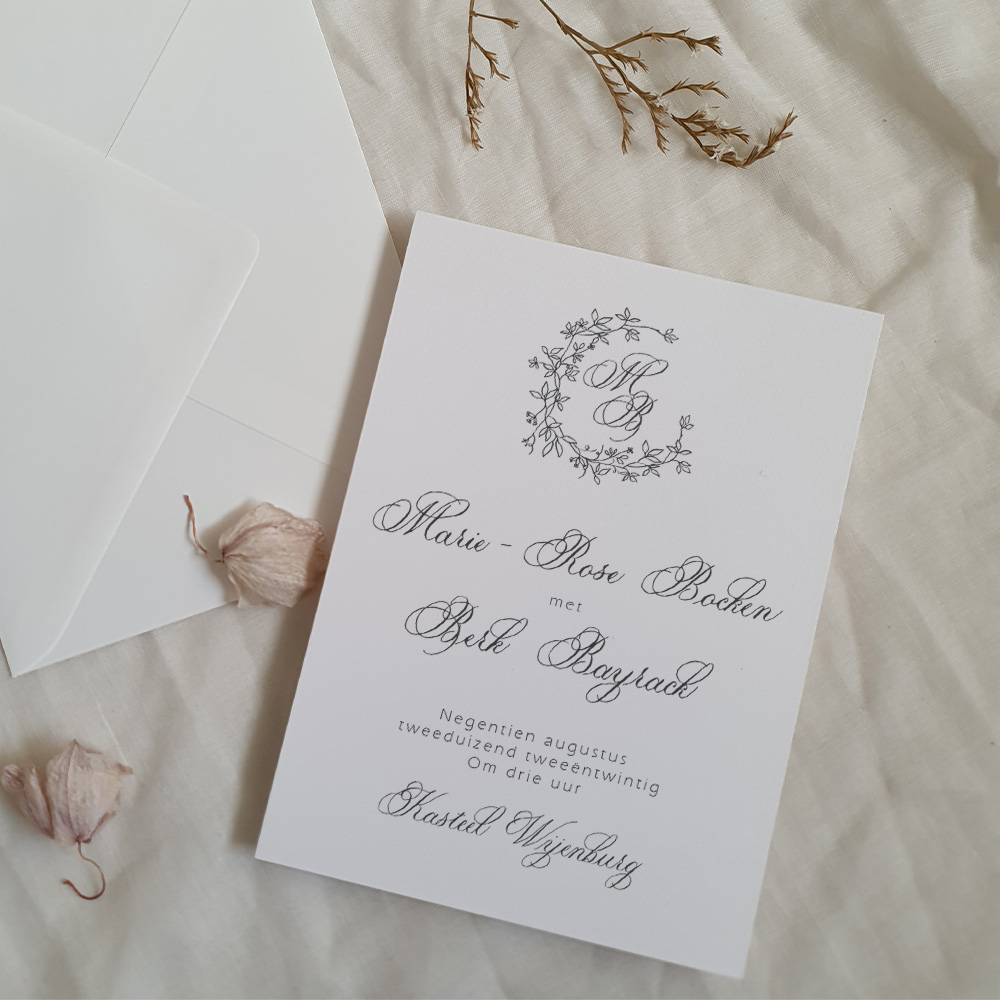 romantische trouwkaart klassieke kalligrafie bladerkrans