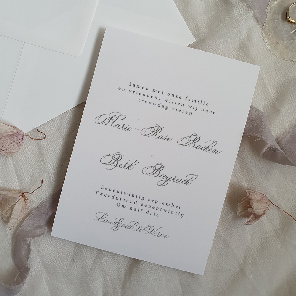 stijlvolle trouwkaart klassieke kalligrafie