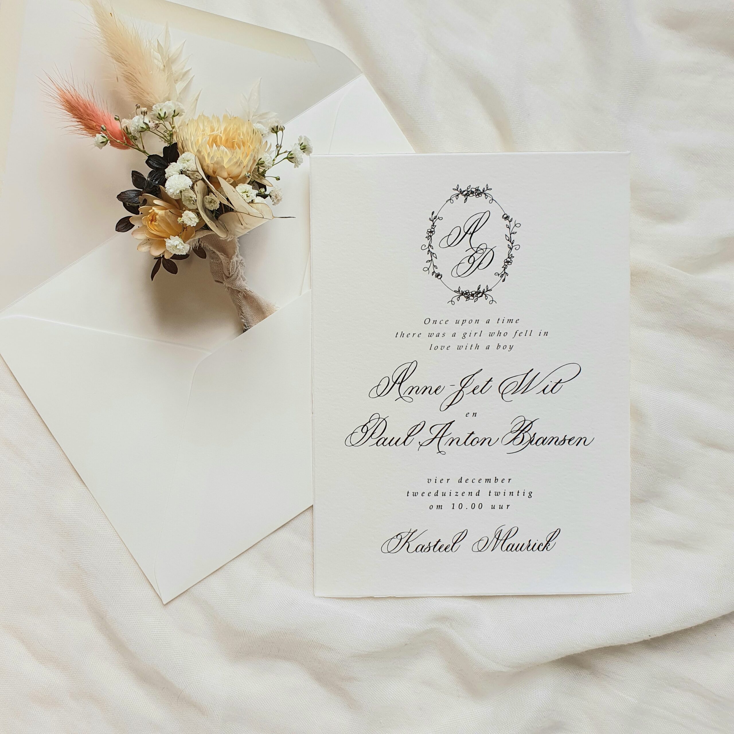 stijlvolle trouwkaart klassieke kalligrafie